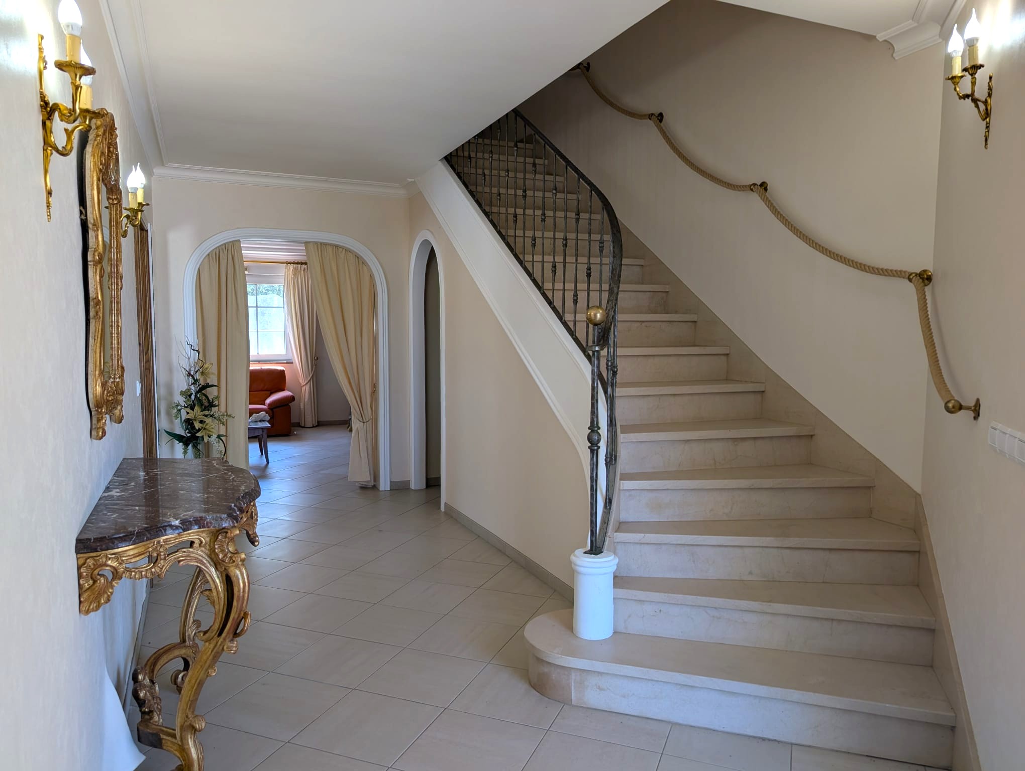 Hall d’entrée et escalier